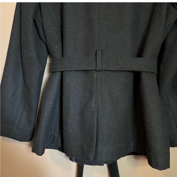 Gorgeous Flattering Banana republic Wool Pea Coat in Black - Picture 8 of 12